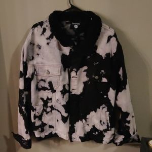 Boohoo man large jean jacket with fleece collar